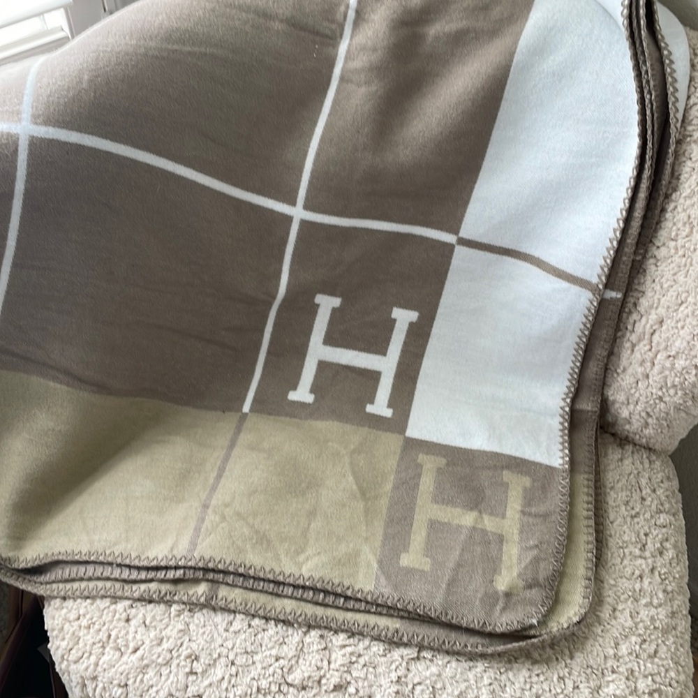 H WOOL BLANKET